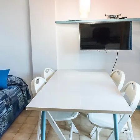 M354 - Marcelli, Bilocale Con Portico In Zona Tranquilla